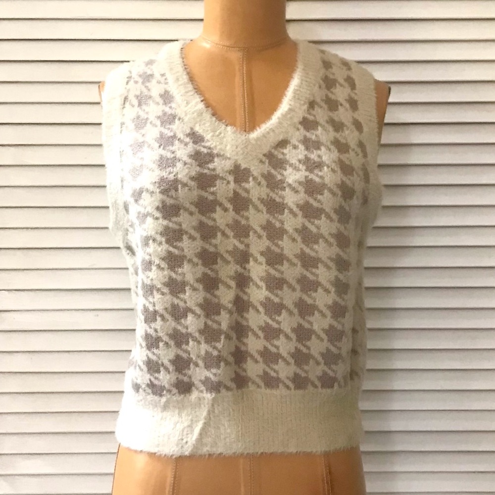 Be Cool Top Womens Small Cream Tan Sleeveless V-neck Houndstooth Layering Piece